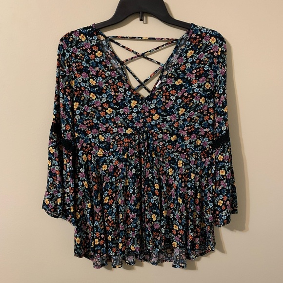 Junior size 11-13 Top by NO BOUNDARIES - Picture 2 of 16